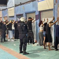 Bandos são flagrados fazendo manobras perigosas com bikes