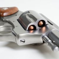 Treta de família vira caso de polícia e acaba na base do revólver