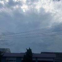 Calor de 35°C pode terminar em temporal nesta terça