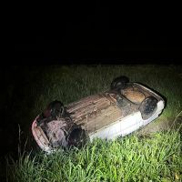 Motorista sai da pista e capota carro na BR 470