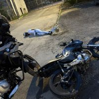 Motociclista corta a preferencial na frente da PM e leva mais de 15 multas