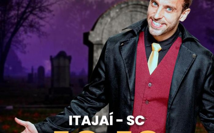 Comediante condenado à prisão segue em turnê