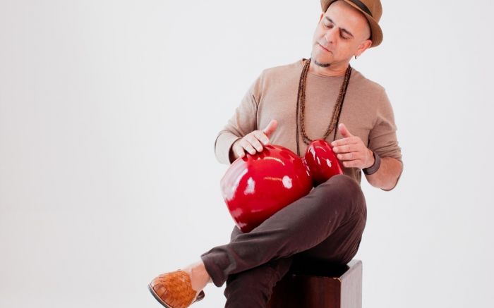 Trabalho tem cinco faixas e participações especiais (Foto: Mariana Castro)