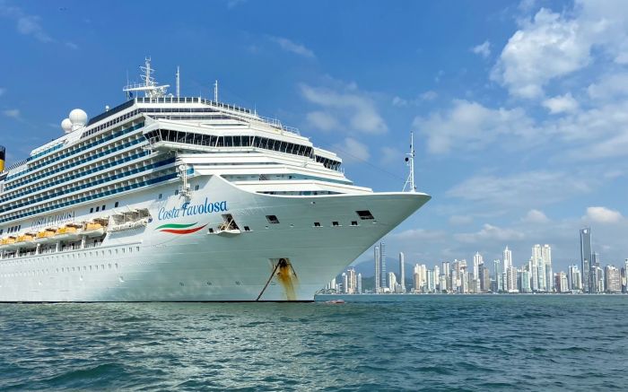 O Costa Favolosa chega a Balneário Camboriú nesta quarta-feira (Foto: Costa Favolosa)