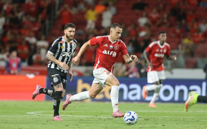 Colorado precisa vencer e torcer por outros resultados para se salvar (Foto: Divulgação/Internacional)