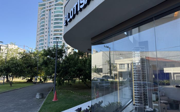 Nova central de vendas fica na rua Lauro Muller (Foto: Fran Marcon)