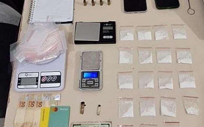 Abordagem no bairro Várzea achou cocaína, munições e materiais usados no tráfico
