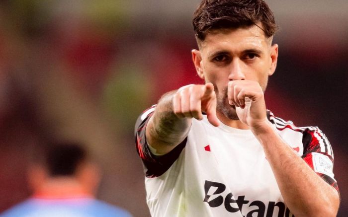 Uruguaio marcou os dois gols na vitória por 2 a 1 sobre os mexicanos no Catar