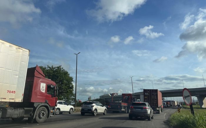 Rodovias e ruas de Itajaí, Navegantes e Balneário Camboriú registram congestionamentos nesta manhã