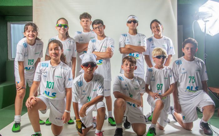 Equipes mistas do Almirantes contam com 11 atletas cada. Na foto, time sub-12 (Foto: Robson Domeciano)