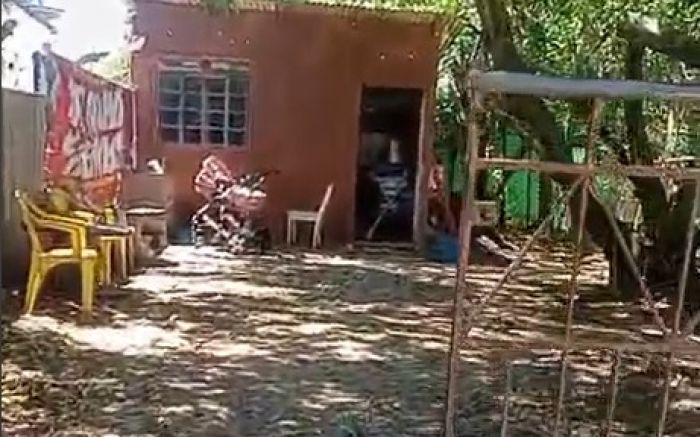 Demolição foi adiada, mas deve acontecer nos próximos dias (Foto: Leitor)