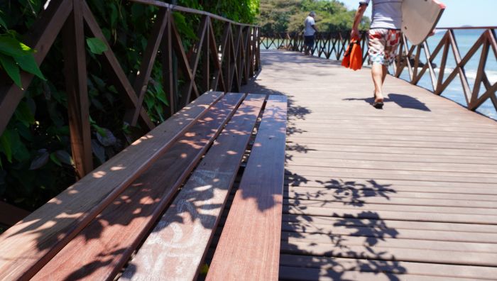 Vandalismo foi em um dos novos bancos da estrutura (Foto: João Batista)