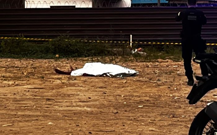 PM e GM atenderam o homicídio (Foto: Leitor)