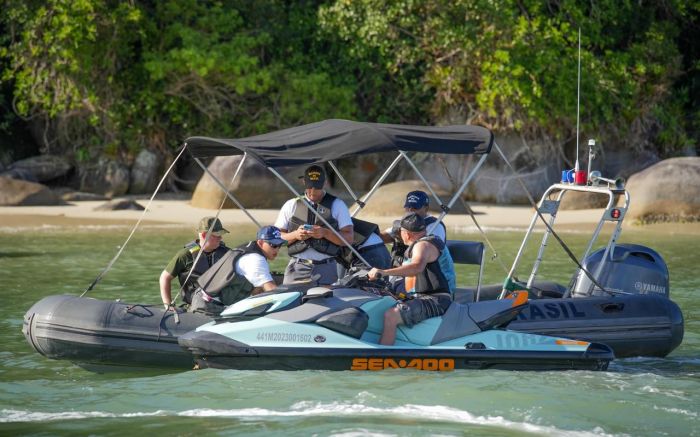Operação abordou mais de 100 pessoas e fiscalizou 56 embarcações no Caixa d’Aço (Foto: Divulgação)