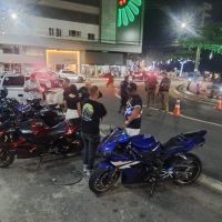 Barreira na praça Tamandaré dá geral em 55 veículos