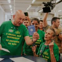 Aos 91 anos, dona Maria começa a trabalhar na Havan