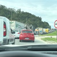 BR 101 tem lentidão nos dois sentidos em Itajaí