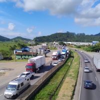 Acidente em Porto Belo trava o trânsito na região