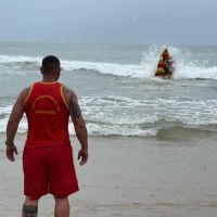 Mulher é resgatada em trilha da praia da Solidão