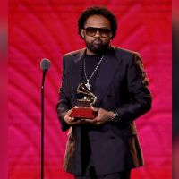 Show gratuito de Xande de Pilares é nesta sexta