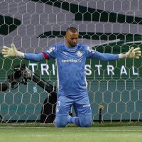 Goleiro Weverton troca o Palmeiras pelo Grêmio