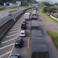 Sextou com mais de 30 km de fila na BR 101