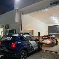 Guarda e PF prendem duas foragidas na rodoviária de Itajaí