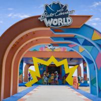 Beto Carrero invade a praia de Balneário Camboriú