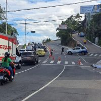 Bombeiros levam mais de quatro horas pra combater incêndio na avenida Panorâmica