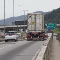 BR 101 no sentido norte de Itajaí tem 16 km de congestionamento