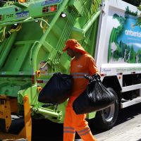 Taxa de lixo dispara em Itajaí e moradores questionam reajuste