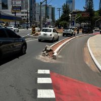Prefeitura de BC muda canteiro que era armadilha pra motoristas