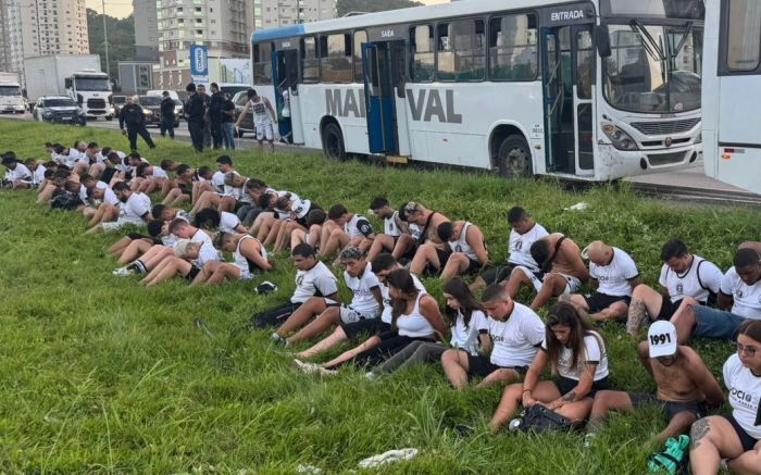 Torcedores foram revistados e mandados de volta pra Floripa (Fotos: Divulgação e leitor)