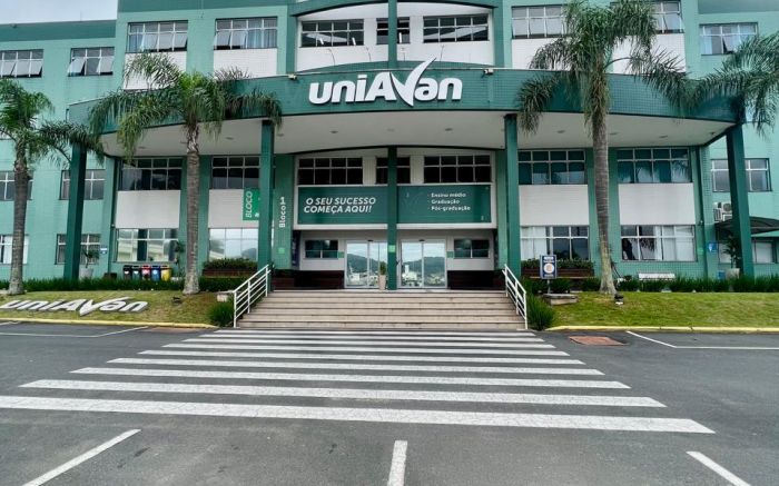 Instituição oferece vagas em BC, Itapema, Blumenau, Florianópolis e Rio do Sul (Foto: Divulgação)