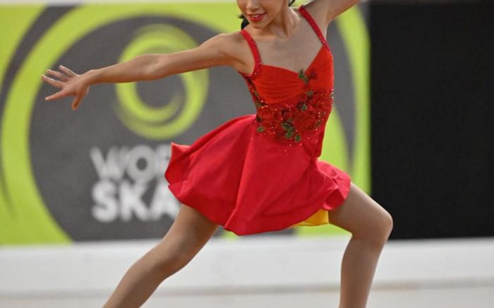 Lorena brilhou nos Estados Unidos ao conquistar dois ouros e um bronze na Copa América de patinação artística (Foto: Divulgação)