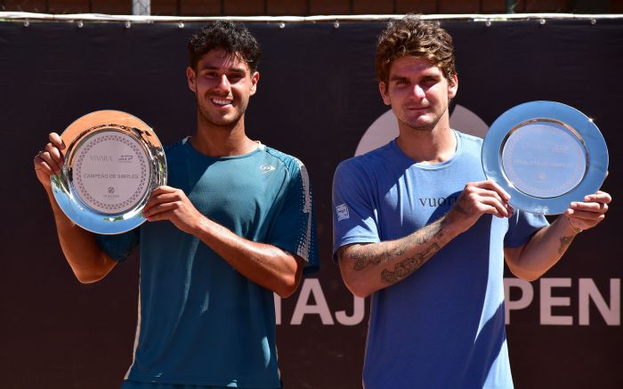 Duelo com Daniel Vallejo estava equilibrado até Wild (à direita) sentir cãibras após o segundo set (Foto: João Pires/Itajaí Open)