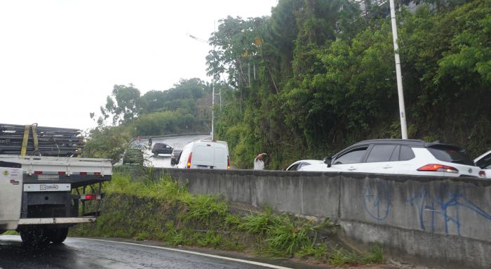 Problema aconteceu ao meio-dia desta quinta-feira (Foto: João Batista)