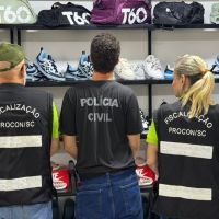 Produtos piratas avaliados em R$ 2,3 milhões abasteciam outlets