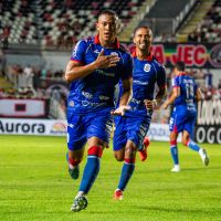 Marcílio Dias goleia o JEC em jogo marcado por bombas em campo na Arena