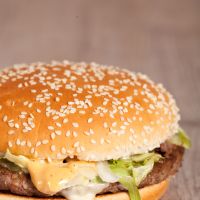 Clássicos do Méqui ganham preparo novo e ficam ainda mais saborosos