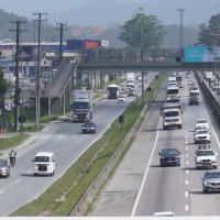 Sexta-feira amanhece com tranqueira na BR 101 no sentido sul de Itajaí