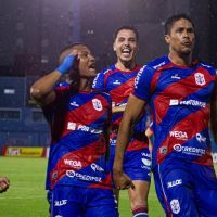 Marcílio bate o Figueirense e mantém liderança do quadrangular da morte