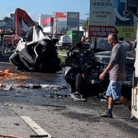 Acidente na BR 101 em Itajaí tem explosão e mortes