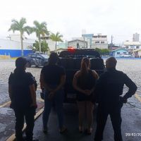 Mulheres são presas com 3 mil maços de Gudang em BC