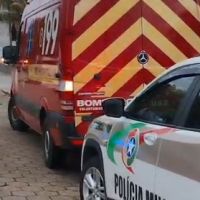 Homem é encontrado morto no quintal de casa em Penha