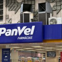 Panvel troca ar-condicionado após queixa de vizinha