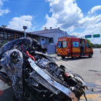 Motorista morre ao bater Mini Cooper contra muro