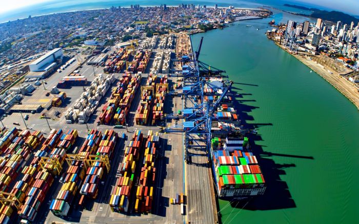 Nova linha vai operar com oito navios e terá frequência semanal (Foto: Divulgação/Portonave)