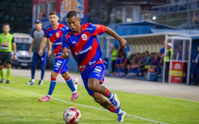 Marcílio defende tabu de 1900 dias e 15 jogos sem perder pro rival (Foto: Vica Bueno)