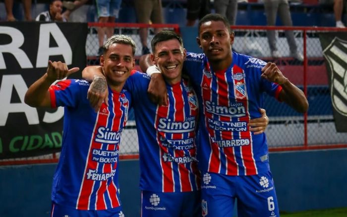 MT marcou o único gol da vitória do Carlos Renaux (Foto: Gleison Ferraz)